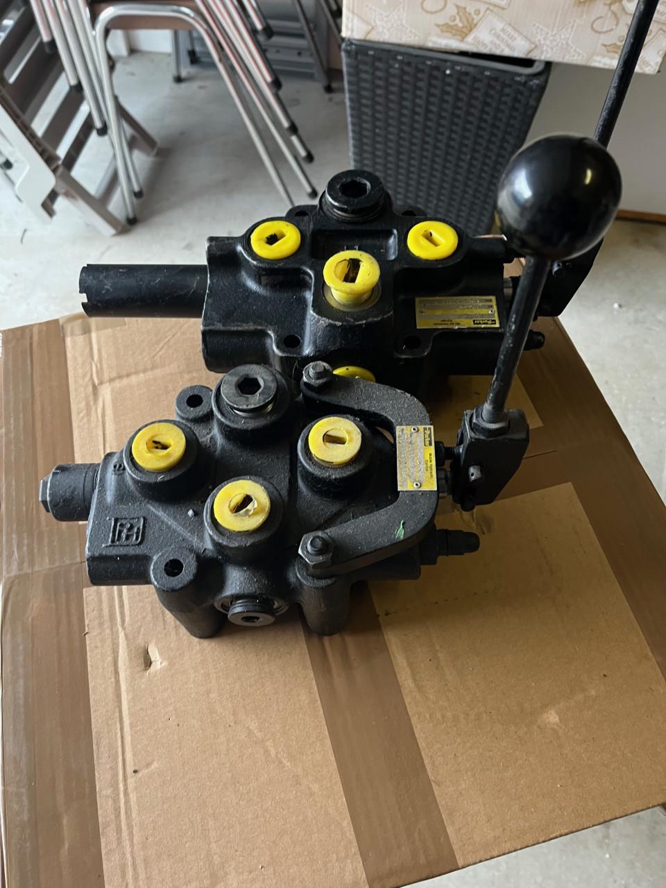 TE KOOP: Diverse hydraulische ventielen