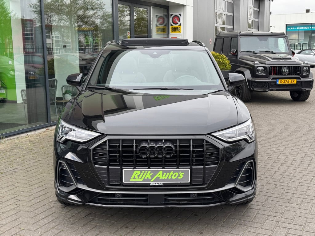 Audi Q3 35 tfsi 3x s-line * panoramadak * keyless * leer * camera