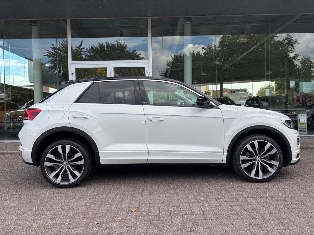 Volkswagen T-roc 1.5 tsi 150pk 7-dsg t-roc sport|trekhaak|carplay|navi|rijk