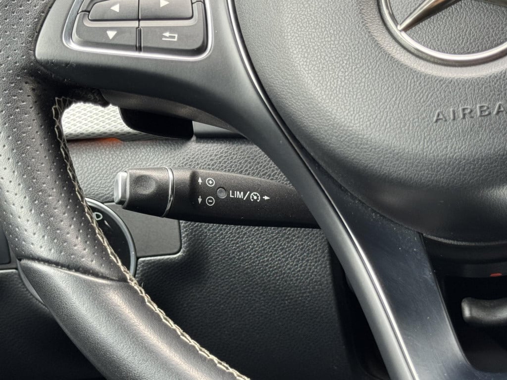 Mercedes-Benz B-Klasse 200 ambition automaat, nl-auto trekhaak uitklapbaar!