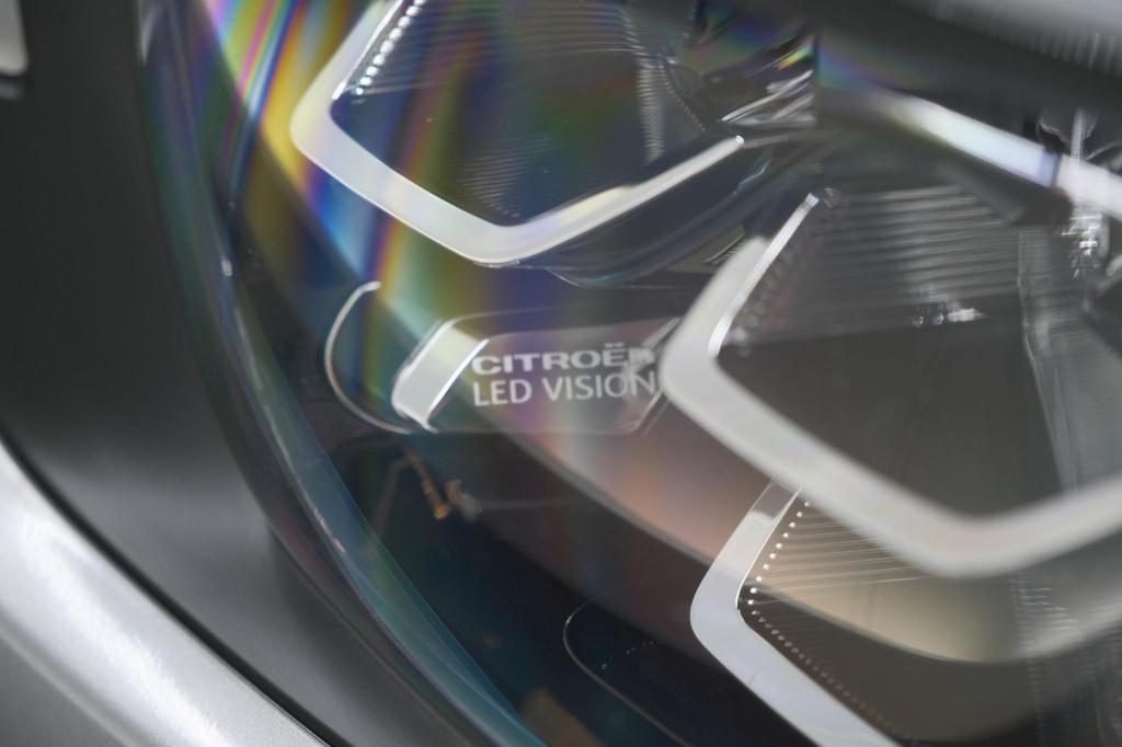 Citroen C3 puretech 83 max | camera | stoelverwarming | navigatie | parkeer