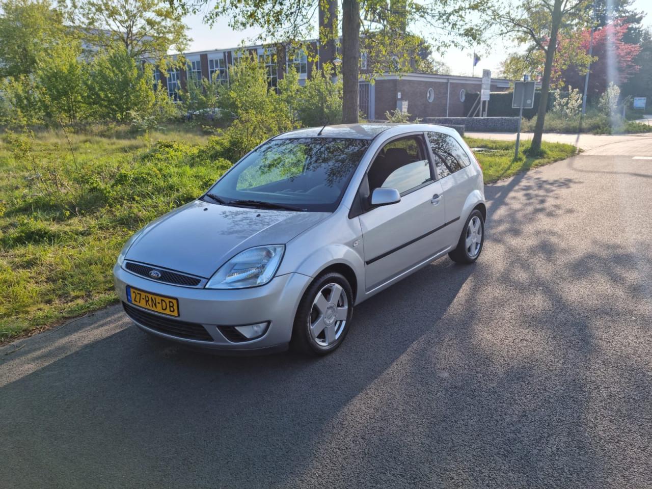 Ford fiesta 1.3i bouwjaar 2005 103000km zeer goede staat