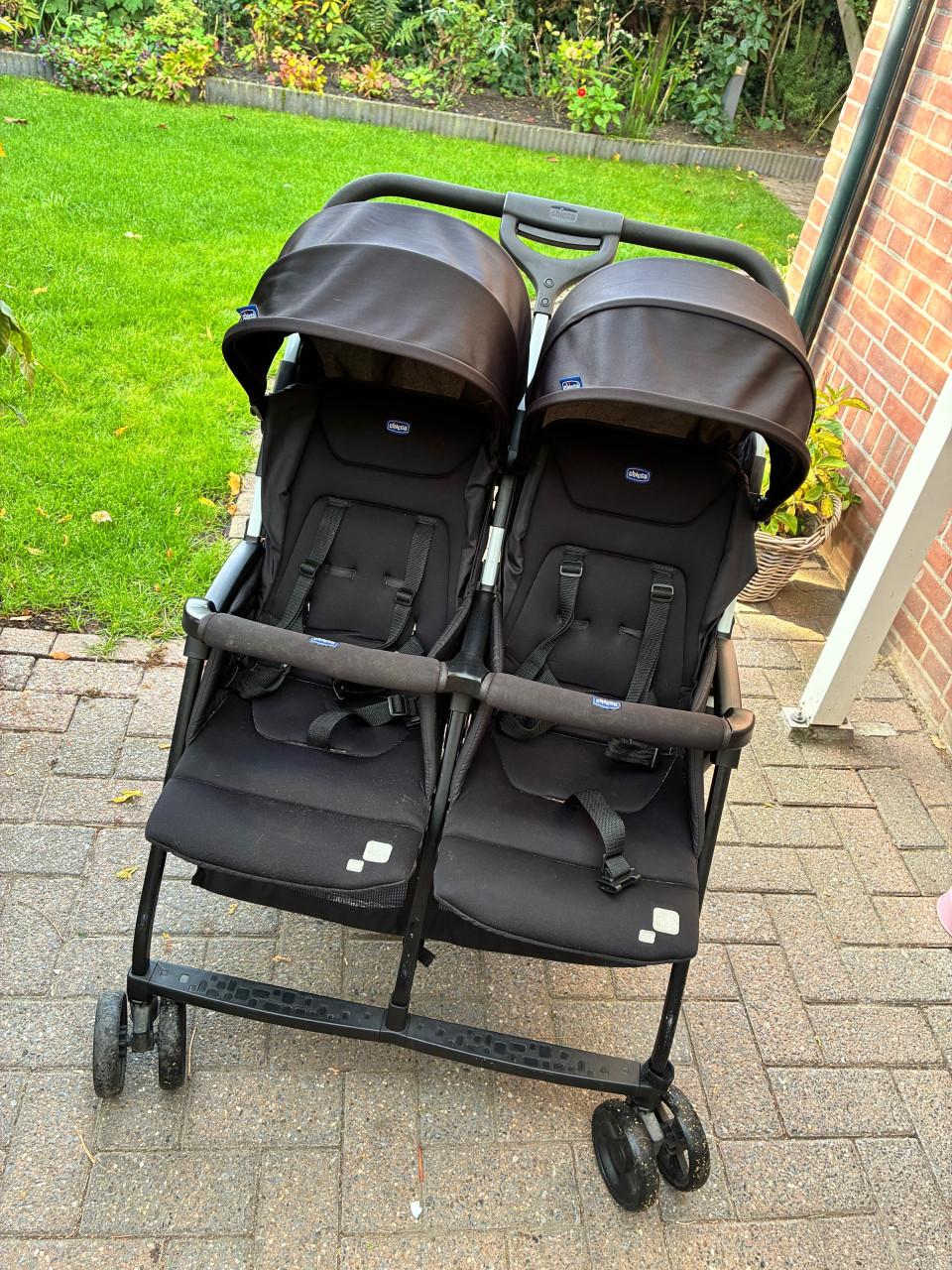 Chicco Twin Buggy – Ideaal voor een tweeling of twee kleintjes!