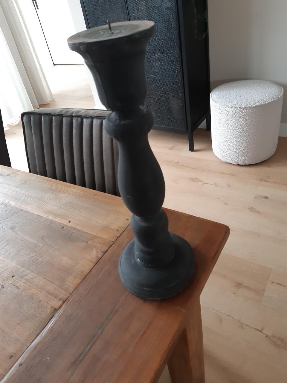 Kandelaar zwart geen.koeriersdiensten