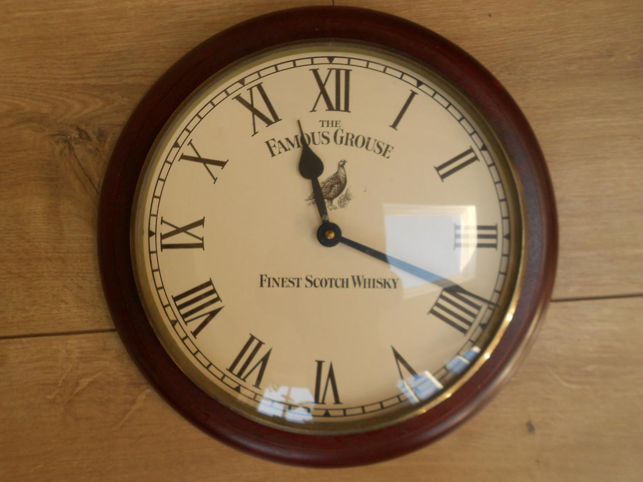 Vintage famous grouse whisky pub cafe kroeg  klok.