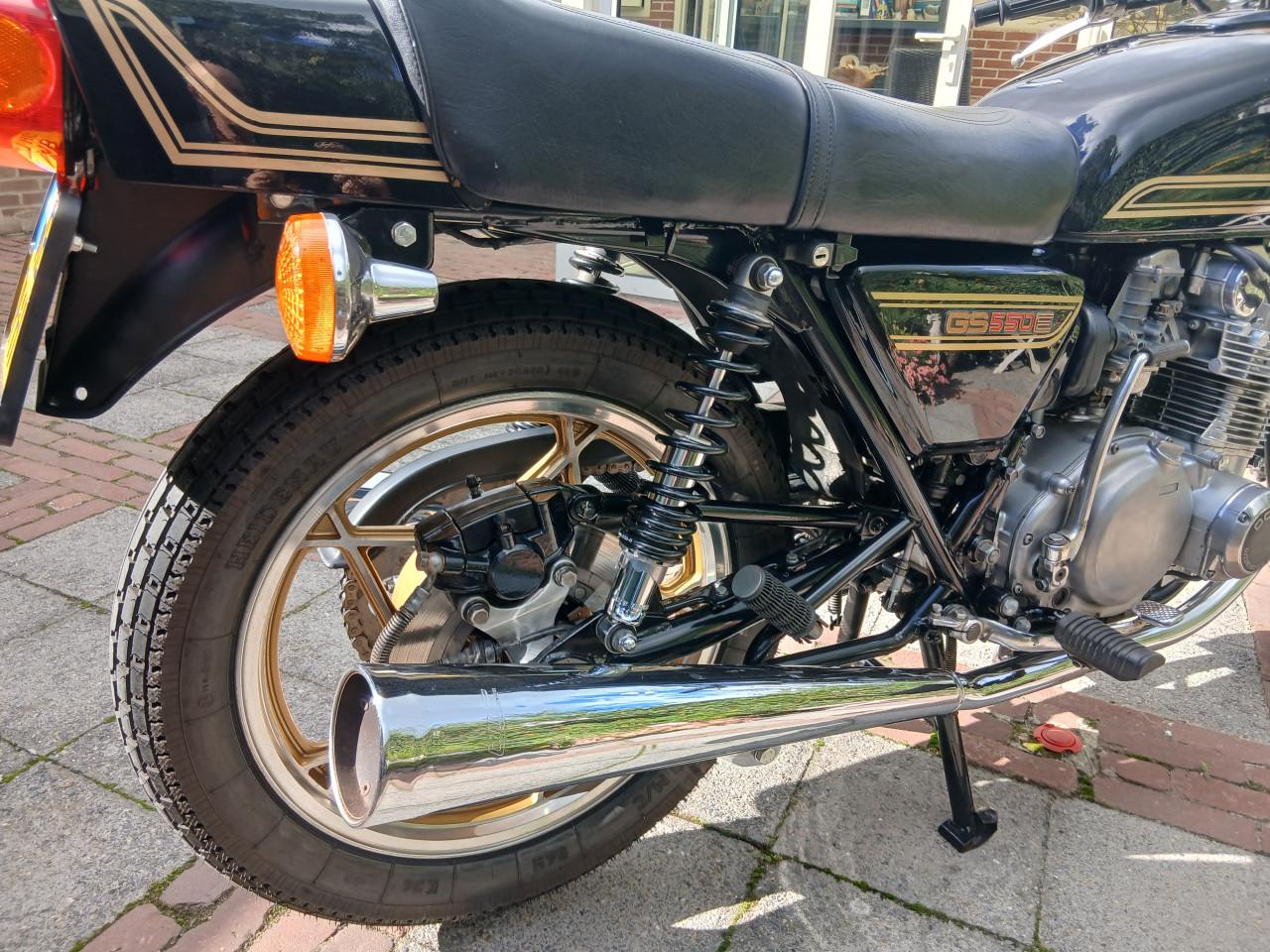 Suzuki gs 550