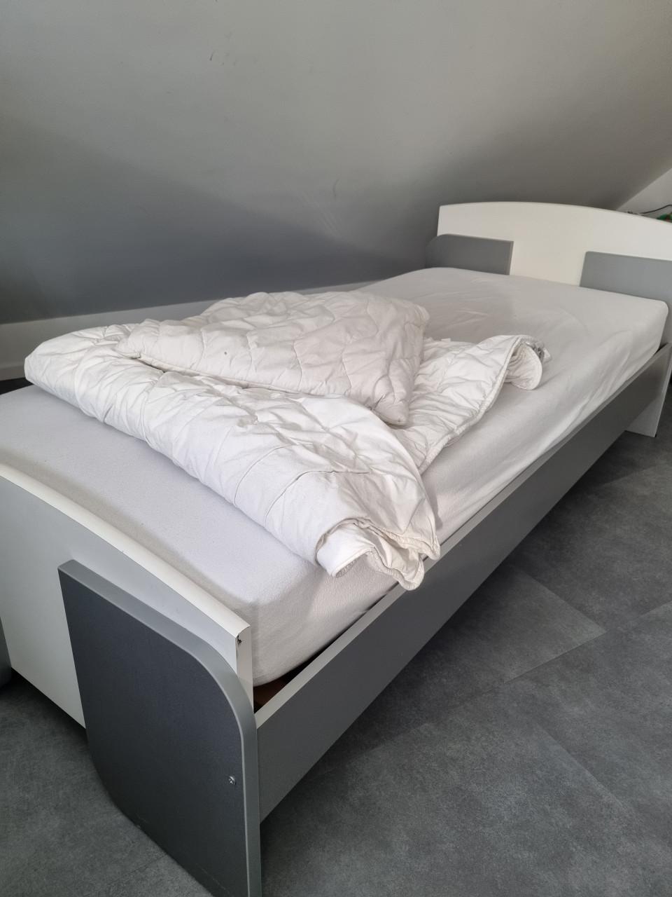 Stoer 1 persoons bed 90x100