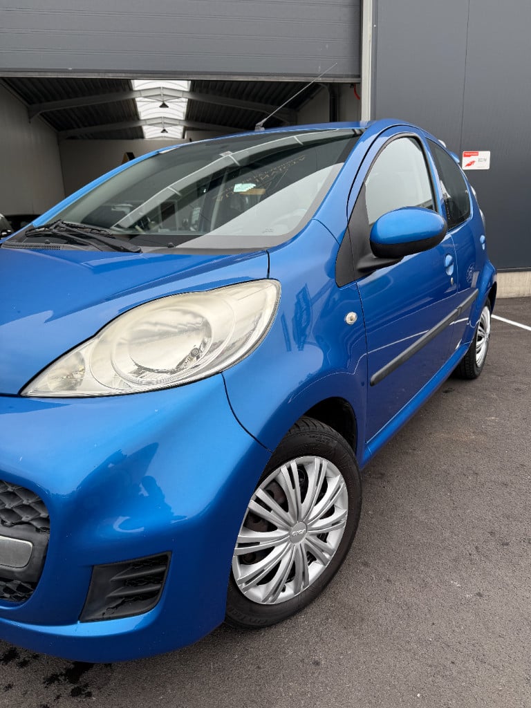 Peugeot 107 1.0 - urban move - airco - 5drs
