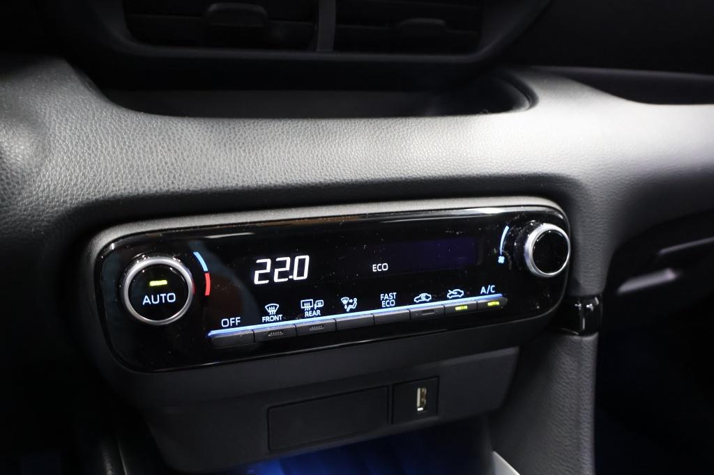 Toyota Yaris 1.5 hybrid style | pdc | head-up | dodehoek | draadloos laden