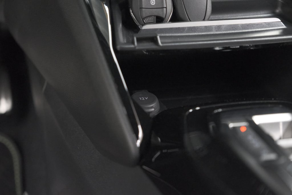 Peugeot 208 hybrid 136 e-dcs6 gt | camera | navigatie | parkeersensoren