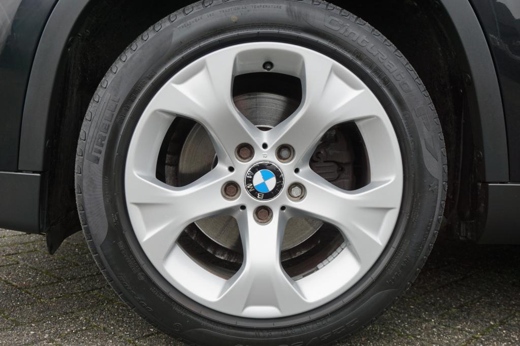 BMW X1 sdrive18i executive airco / navi / cruise / parkeers. / elektr. rame