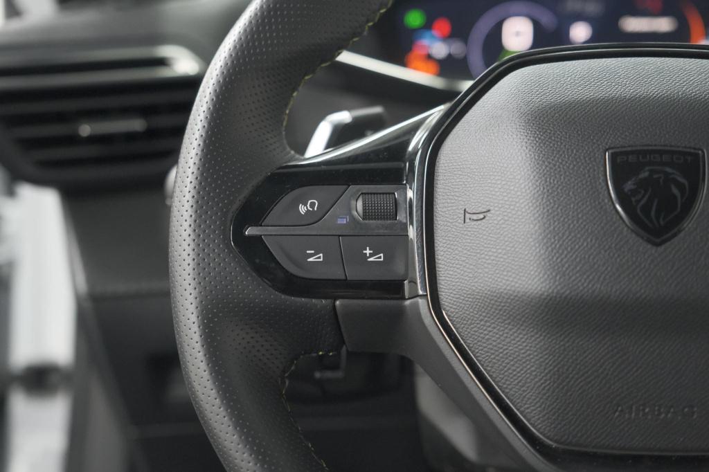 Peugeot 2008 puretech 130 eat8 gt | camera | apple carplay | parkeersensore