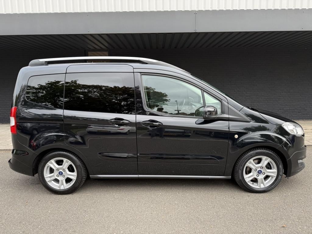 Ford Tourneo Courier 1.0 titanium