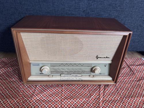 Oude radio Blaupunkt Granada 1960 omgebouwd