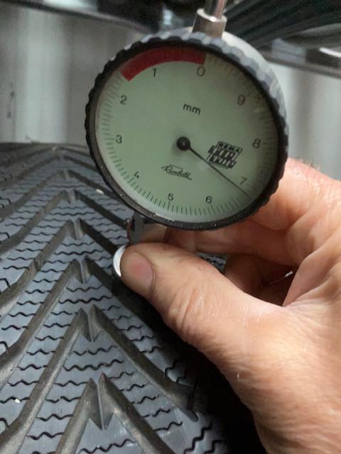 Set velgen met winterbanden 185/65X15 (1 winter gebruikt) 6,5 mm profiel