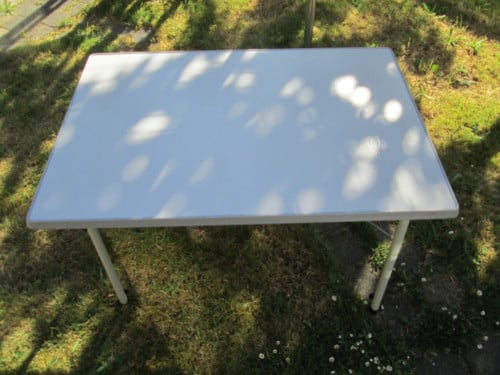 Tafel met verstelbare poten  [ camping of tuin?]