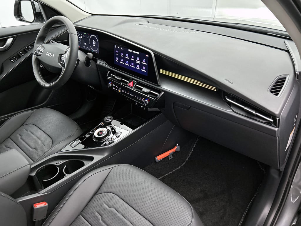 Kia Niro Ev air 64.8 kwh | company car | 10 jaar garantie | parkeercamera |