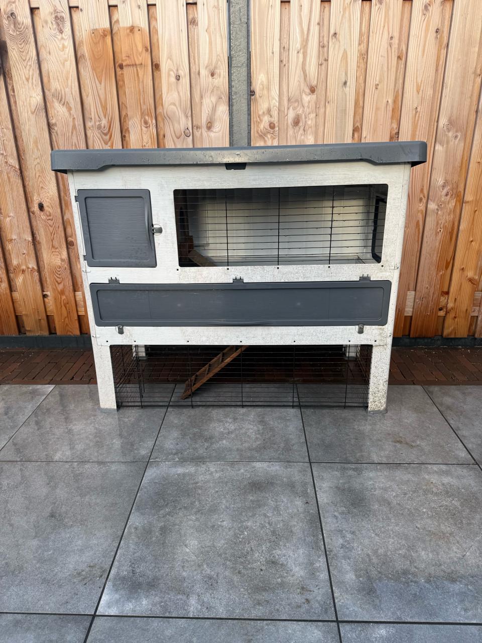 Konijnenhok (nieuwprijs 249 euro)