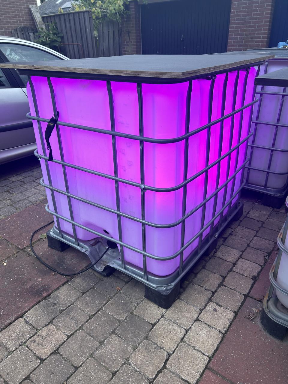 Te koop ibc/blauwe tonnen/jerrycans/vaten staal/huur ibc bar tafels