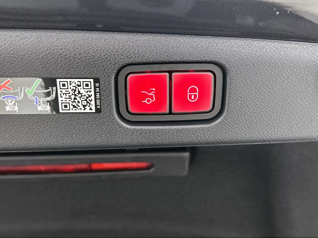 Mercedes-Benz E-Klasse 300 e sport edition | premium plus | trekhaak | nigh