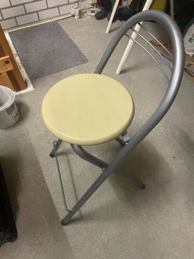 2 barkrukken / hoge stoel