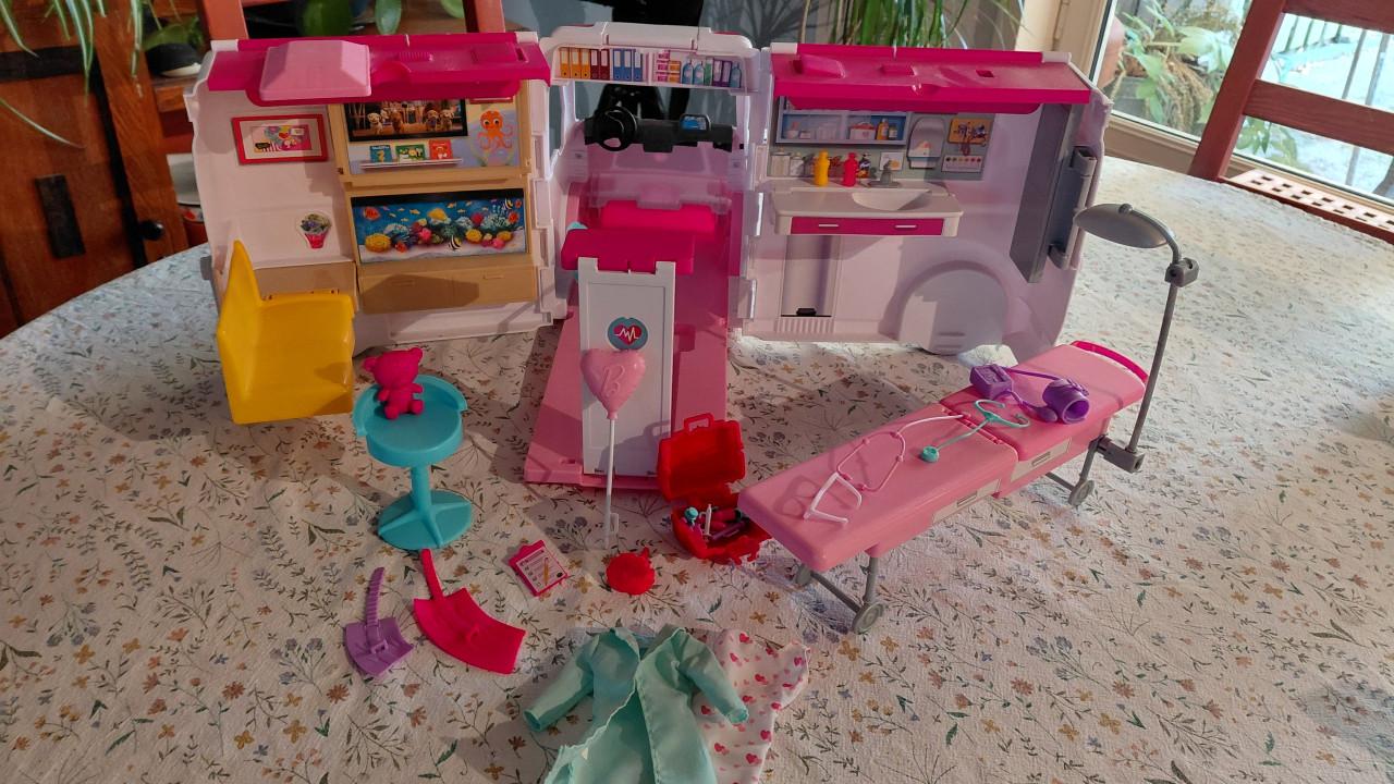 Barbie ambulance