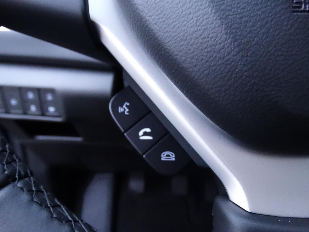 Suzuki Sx4 S-cross 1.4 boosterjet style smart hybrid €2500 suv deals