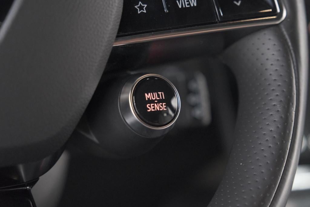 Renault Megane E-tech ev60 optimum charge iconic | 360 camera | harman kard