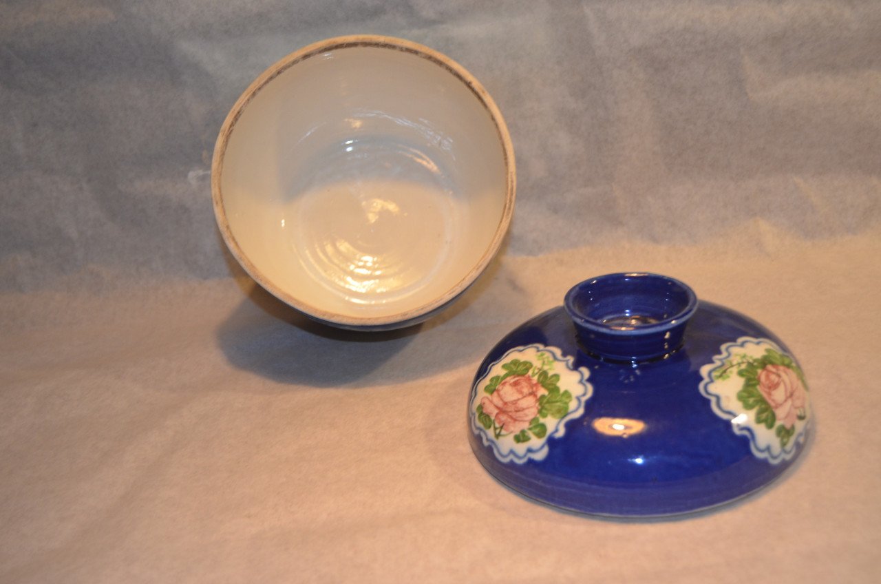Twee polychrome dekselpotten China 20e eeuw.