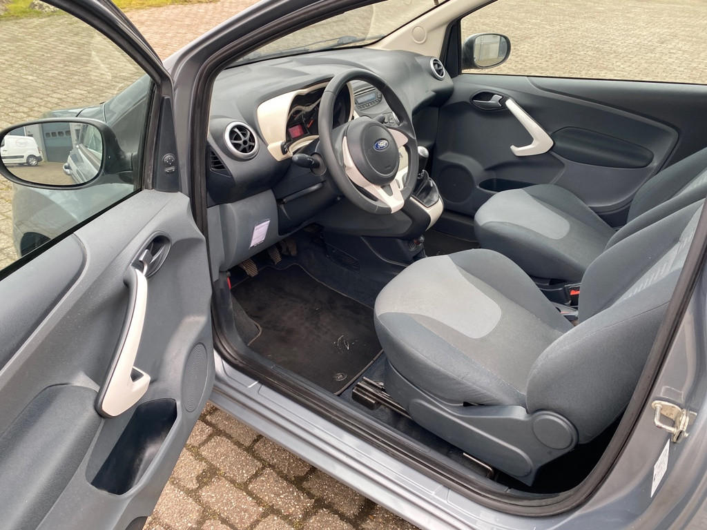 Ford KA 1.2 titanium x >1 eigenaar/ dealer oh/ distributieriem nieuw!<
