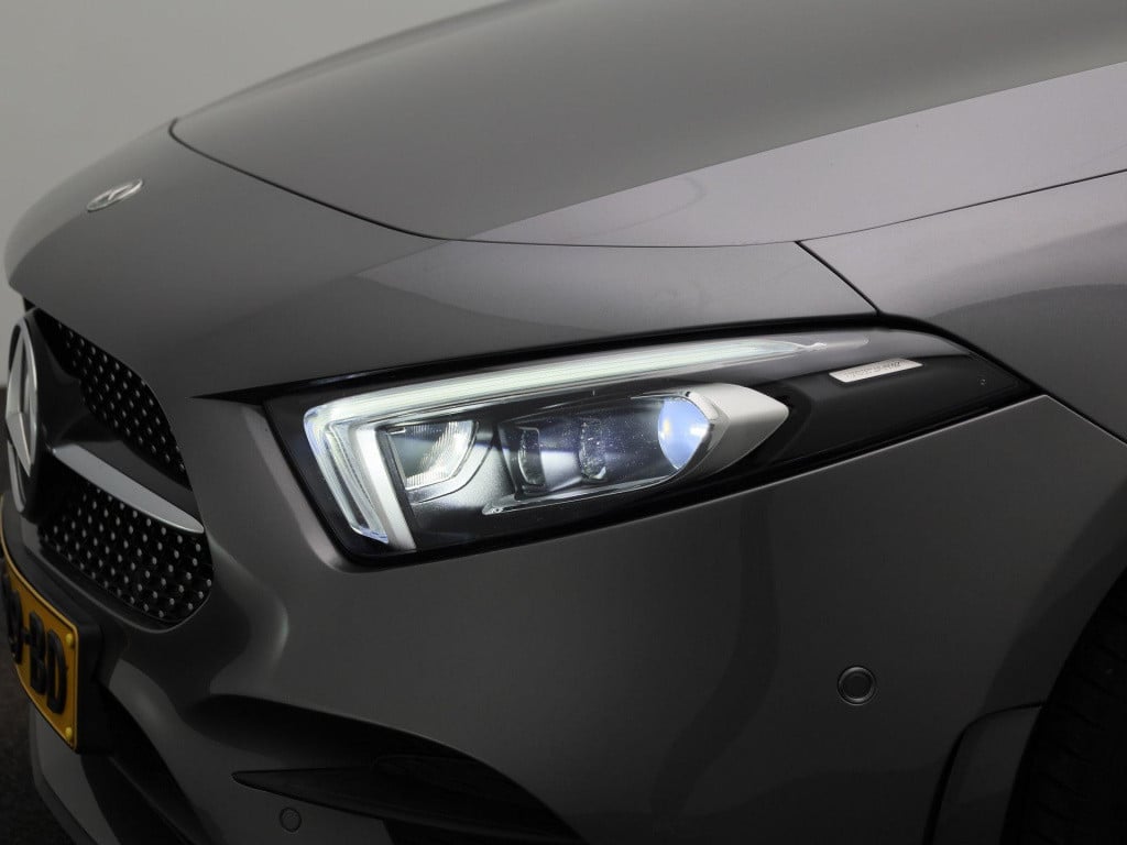 Mercedes-Benz A-Klasse 180 business solution amg | automaat | lmv | panoram
