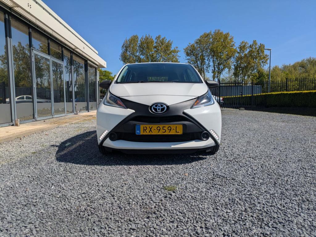 Toyota Aygo 1.0 vvt-i x-fun | 5 deurs | airco | bluetooth