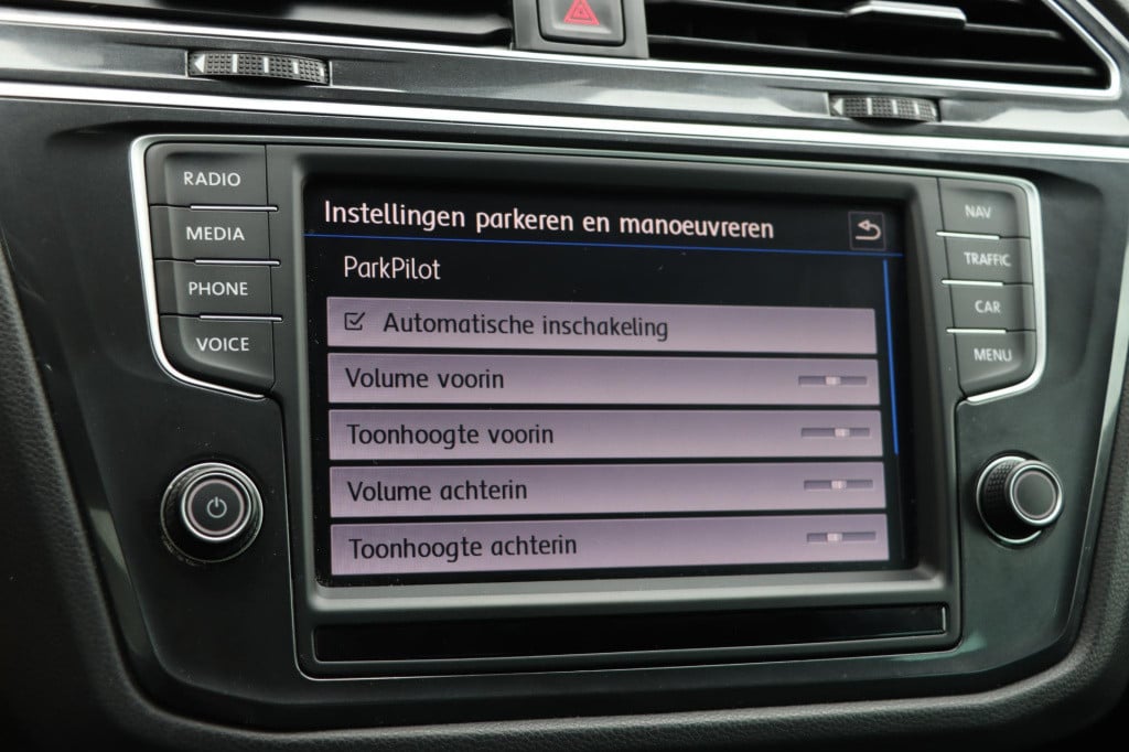 Volkswagen Tiguan 1.4 tsi connected series
