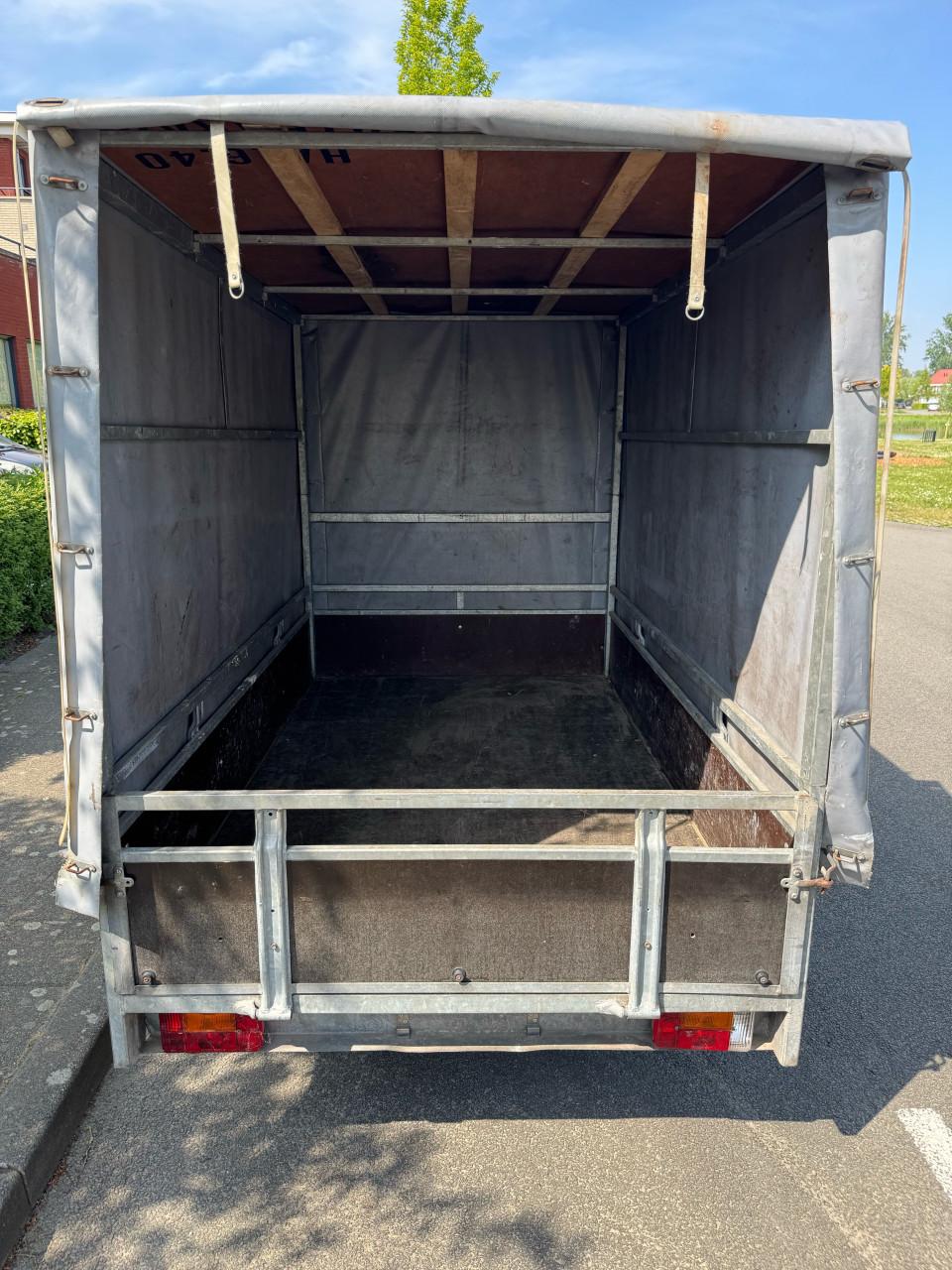 Huifkar / aanhanger te huur
