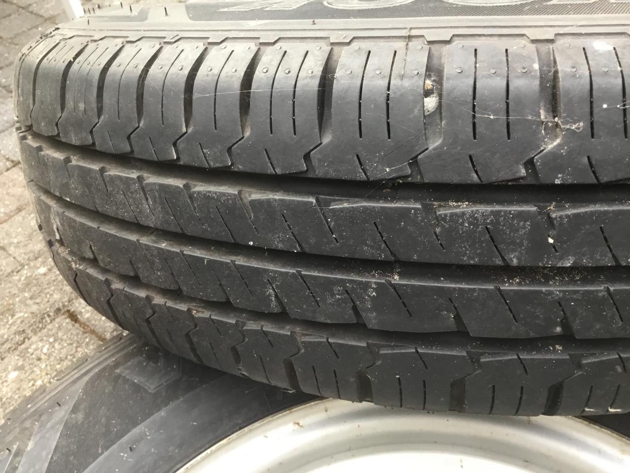 2 X stalen velg met Hancook banden 185R14C