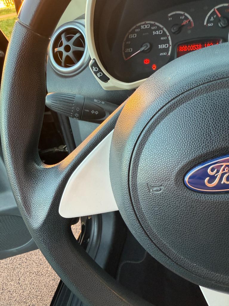 Ford KA 1.2 - titanium - airco