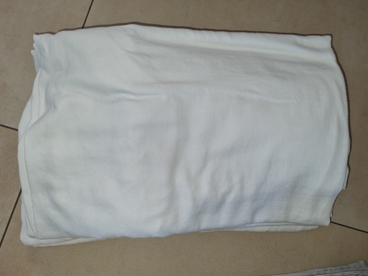 Boxspring bed 160x200 met hoofdbord + 2 hockers