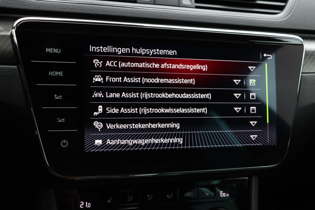 Skoda Superb combi 1.4 tsi iv sportline business 218pk dsg6