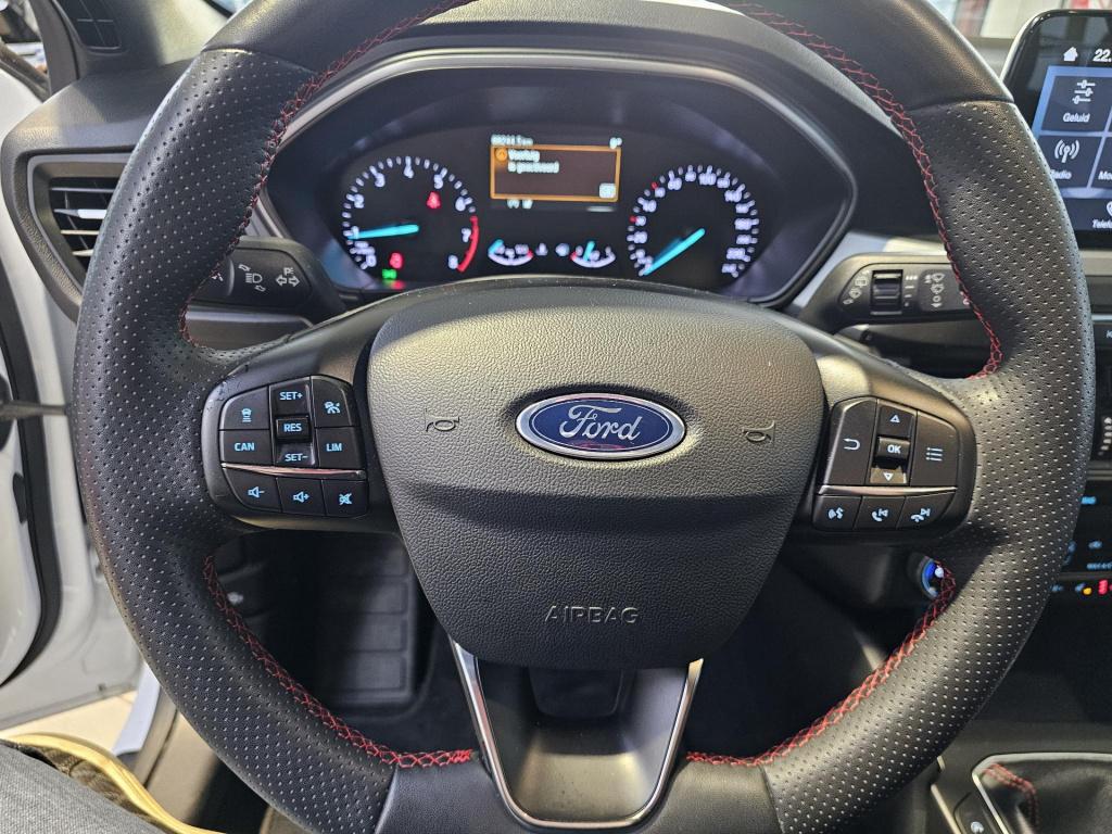 Ford Focus wagon 1.0 ecoboost hybrid st line x