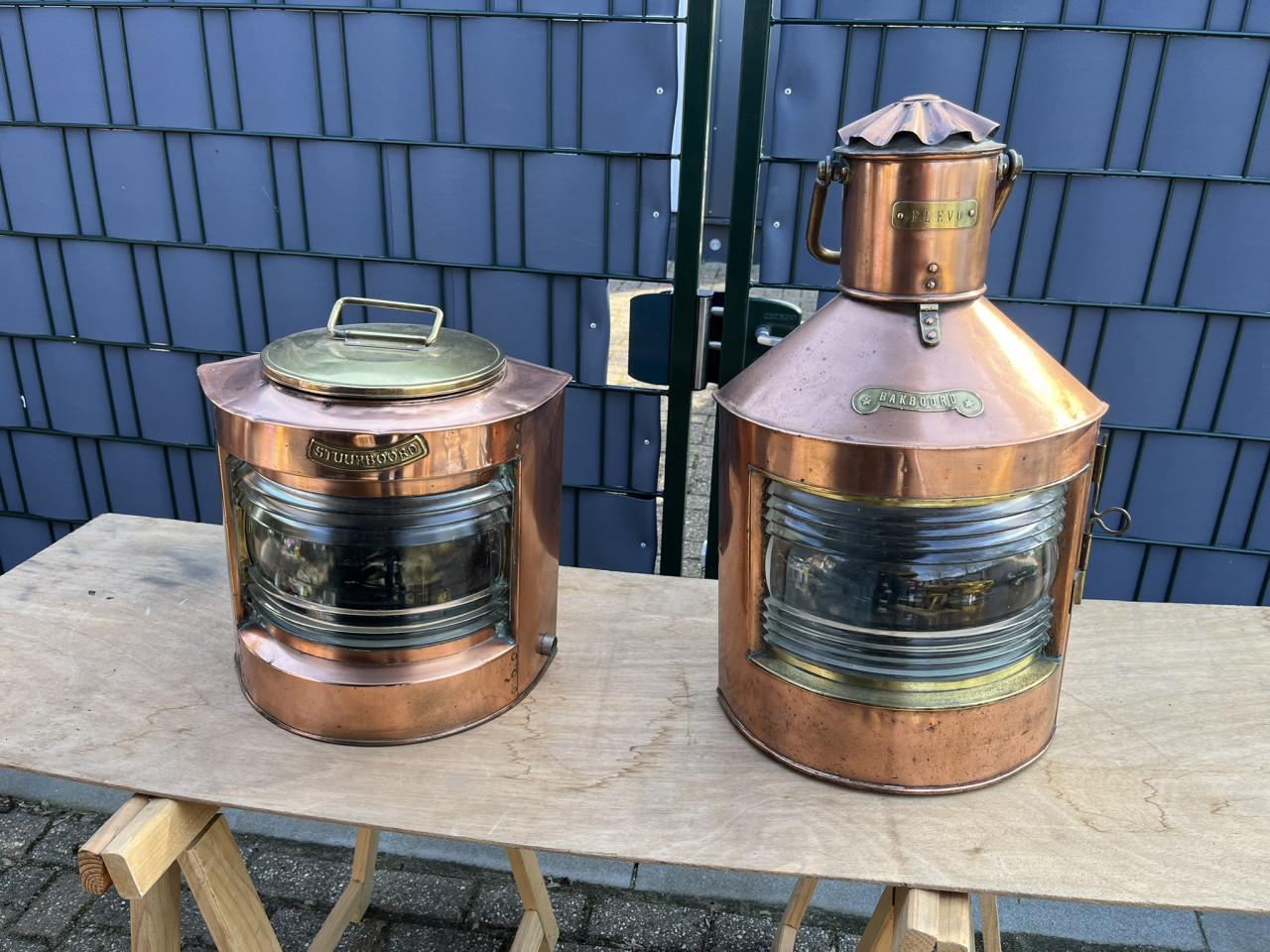 Bak - en stuurboor lampen van koper