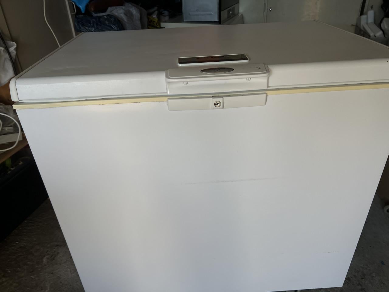 A++ klasse Whirpool vrieskist vriezer 95x85x60 cm. 258 liter