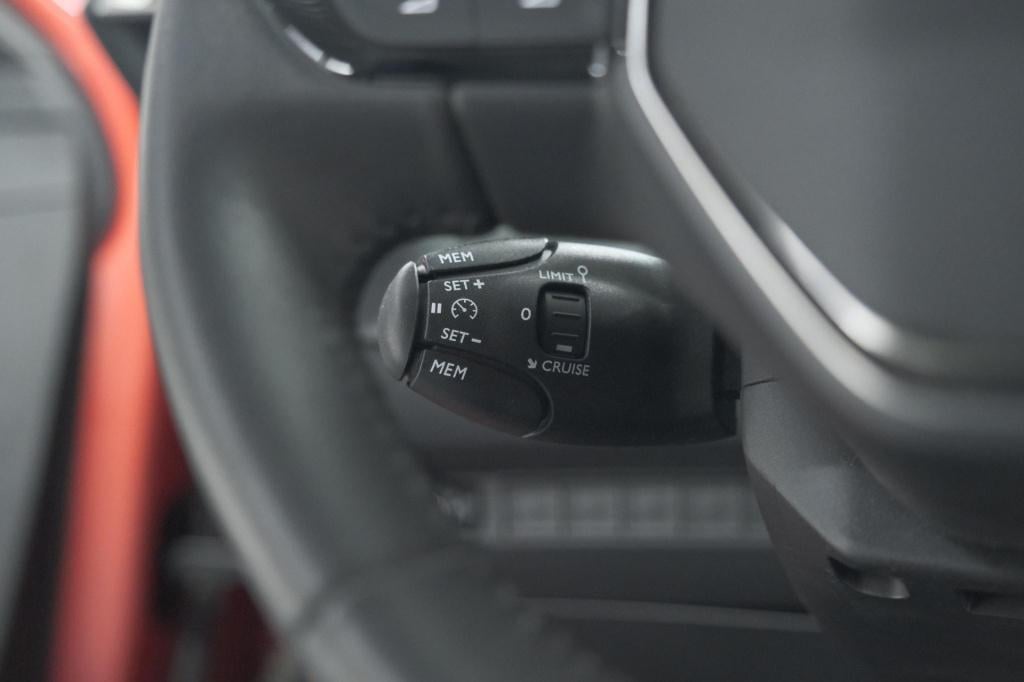 Peugeot 208 puretech 100 style | navigatie | cruise control | apple carplay