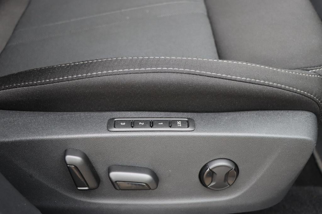 Skoda Octavia combi 1.4 tsi iv style 204pk dsg6 panorama dak | keyless | me