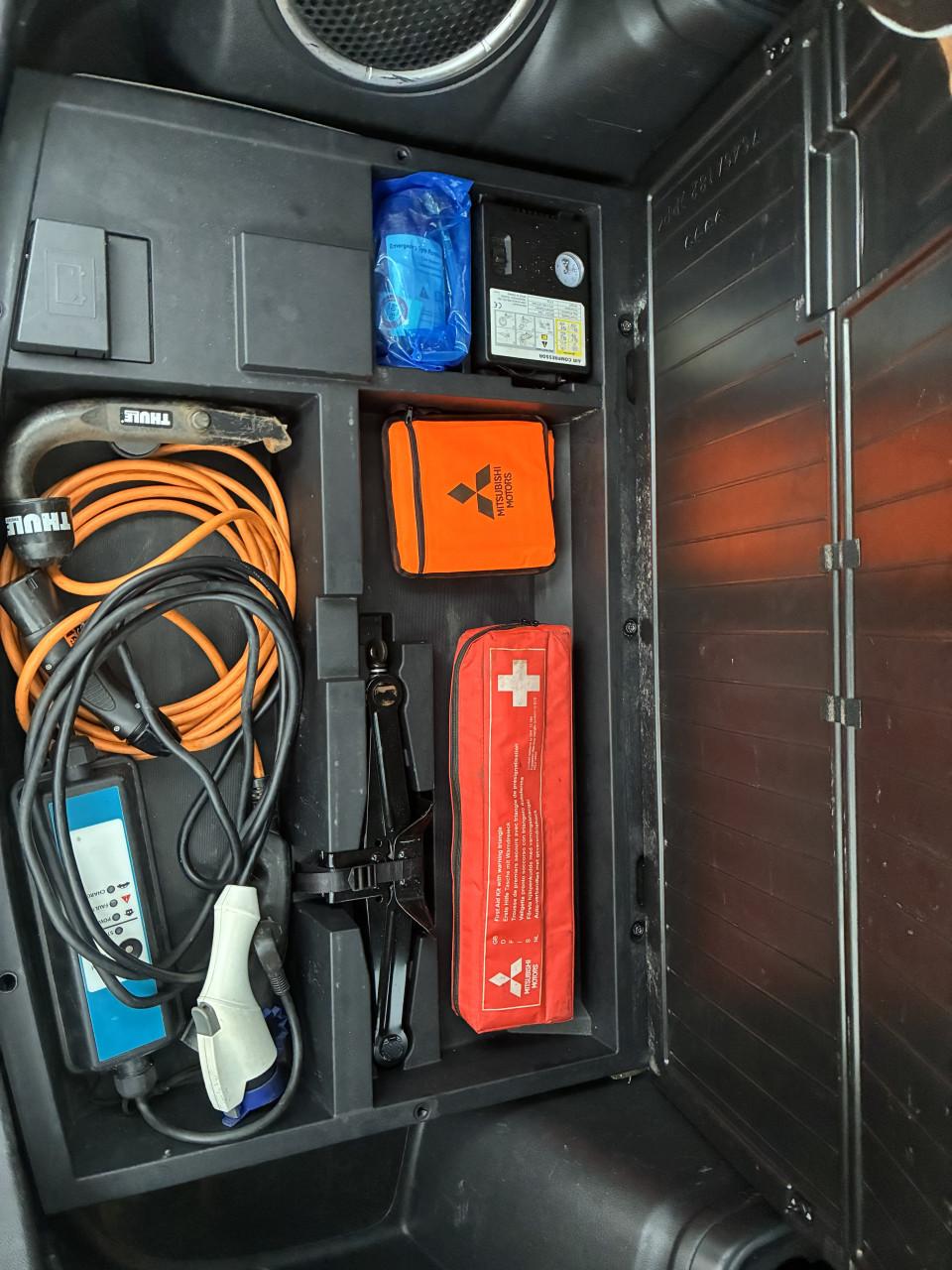 Mitsubishi Outlander PHEV 2014