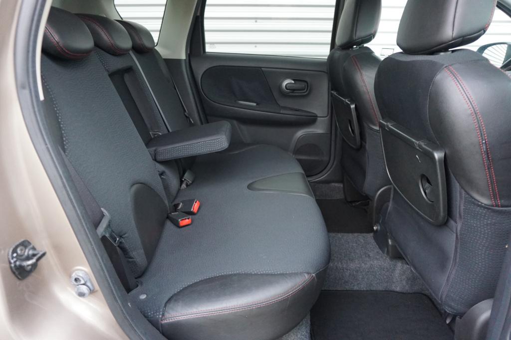 Nissan Note 1.6 tekna airco / navi / cruise / parkeersens. / trekhaak / eek