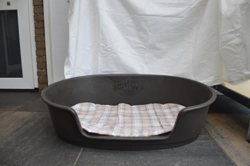 Kunststof hondenmand