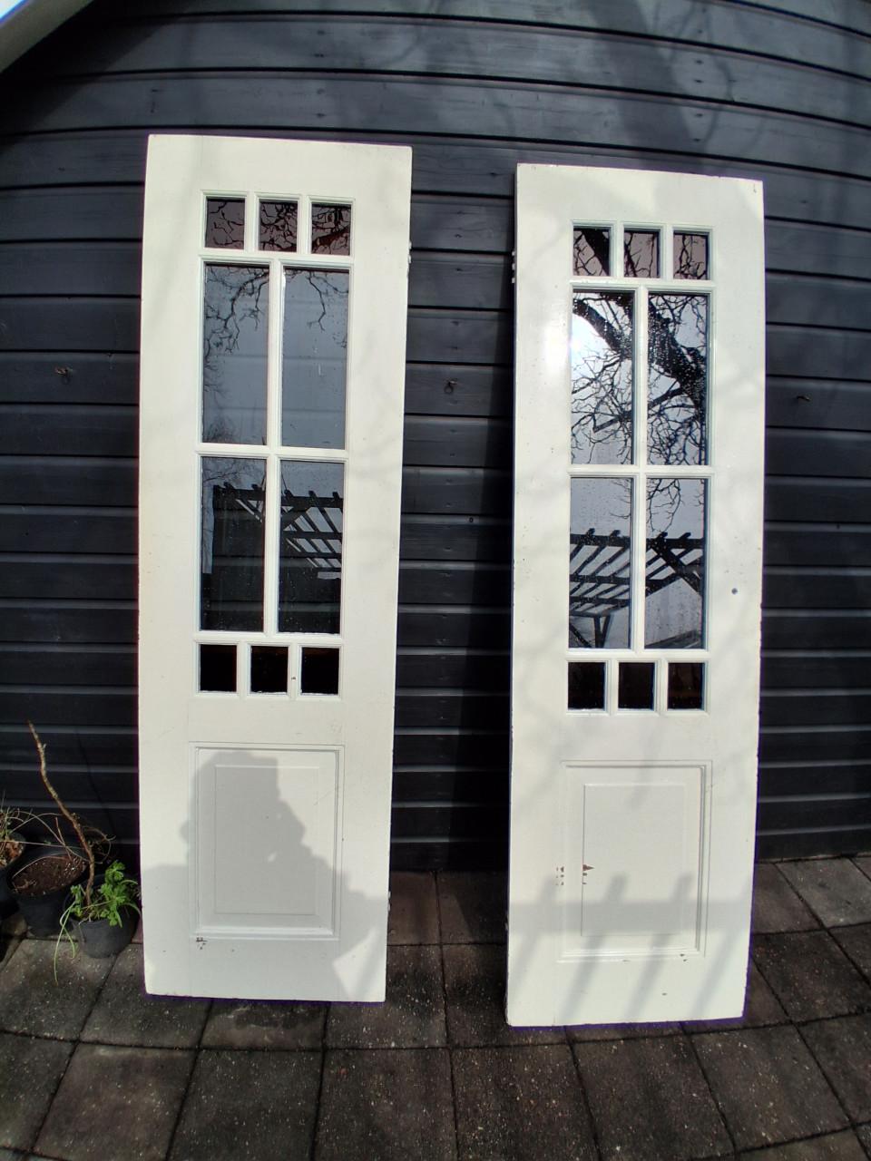 Set ouderwetse keukenkast deuren met glas