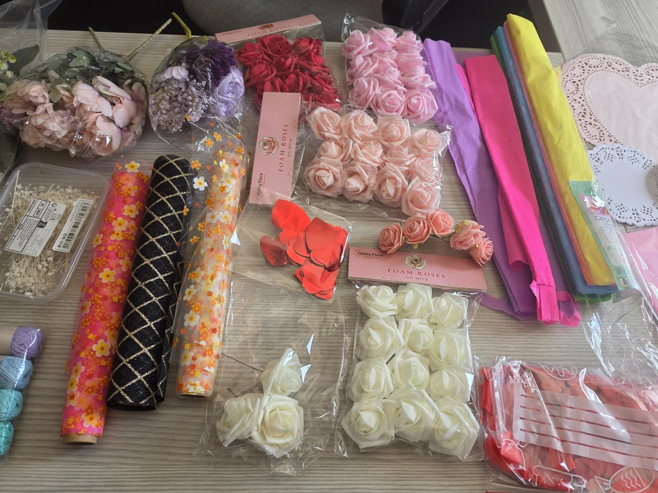 Veel kunstbloemen !!!