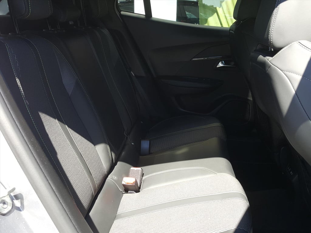 Peugeot 2008 1.2 pt-130pk gt (vol) automaat/eat8 navigatie | cruise & clima