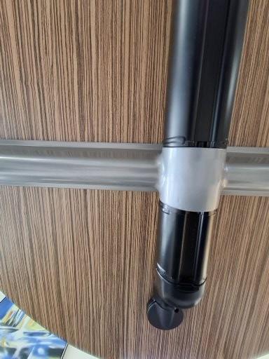 Eethoek -eivormige vergadertafel met 6 stoelen met armleuning (zie foto’s)